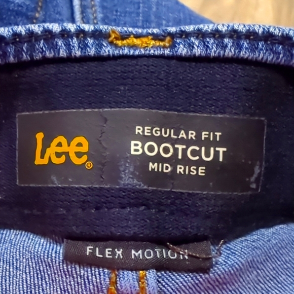 Lee Regular Fit Bootcut mid Rise Flex Motio Women's Blue Jean. Unique With Snaps - Picture 8 of 8